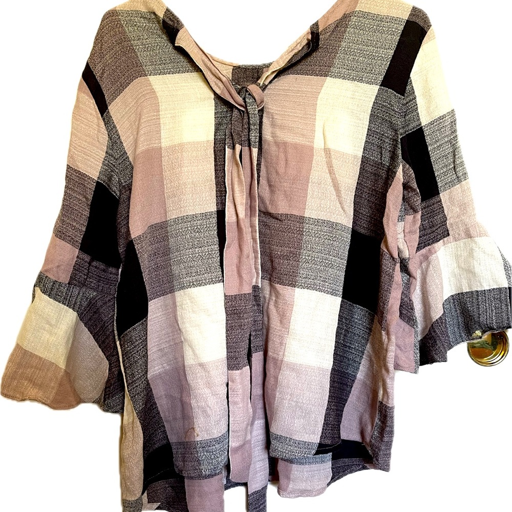 Women’s blouse. Size M